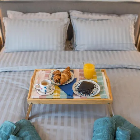 Cozy Koukaki Getaway - Walk To The Acropolis * Athens